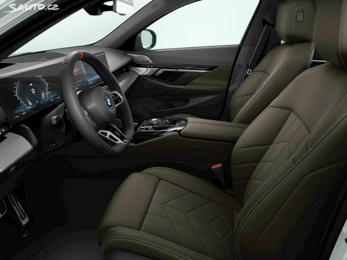 Fotografie vozu - klik pro zvětšení