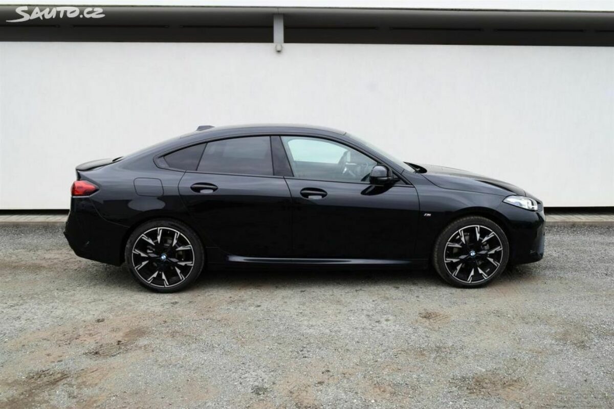 Fotografie vozu - klik pro zvětšení