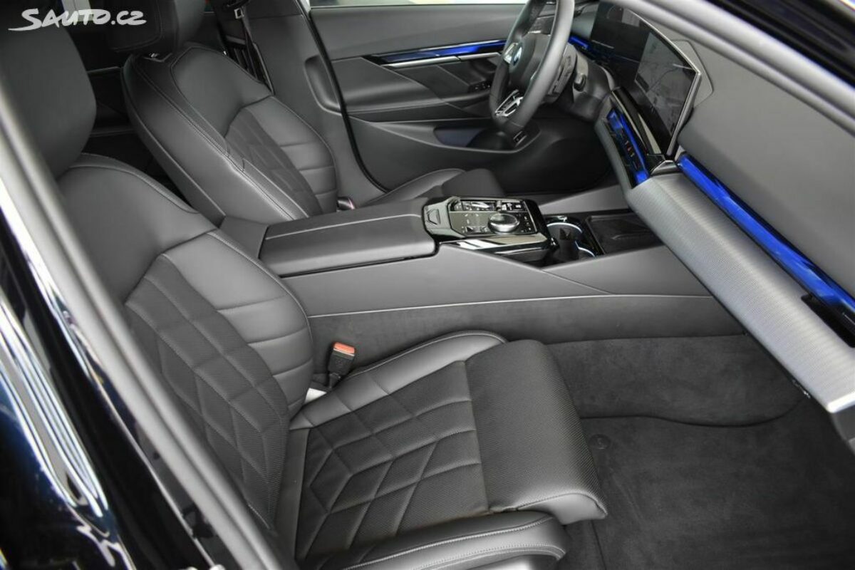 Fotografie vozu - klik pro zvětšení