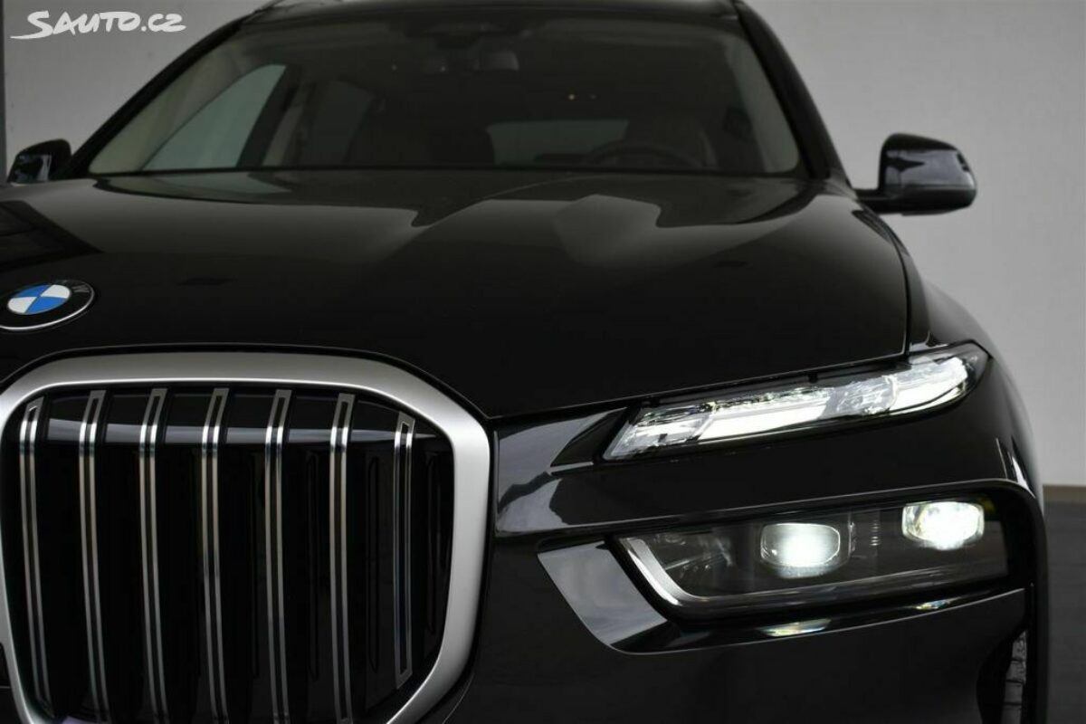 Fotografie vozu - klik pro zvětšení