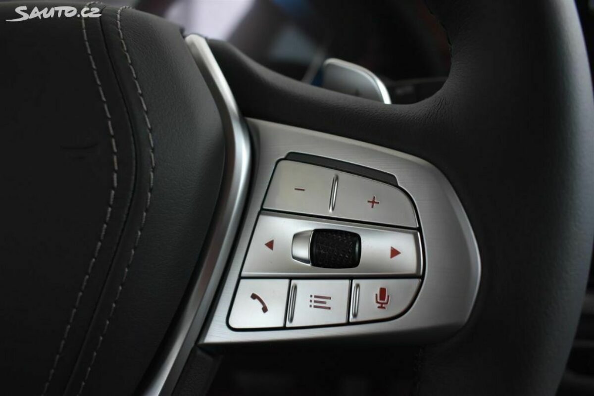 Fotografie vozu - klik pro zvětšení