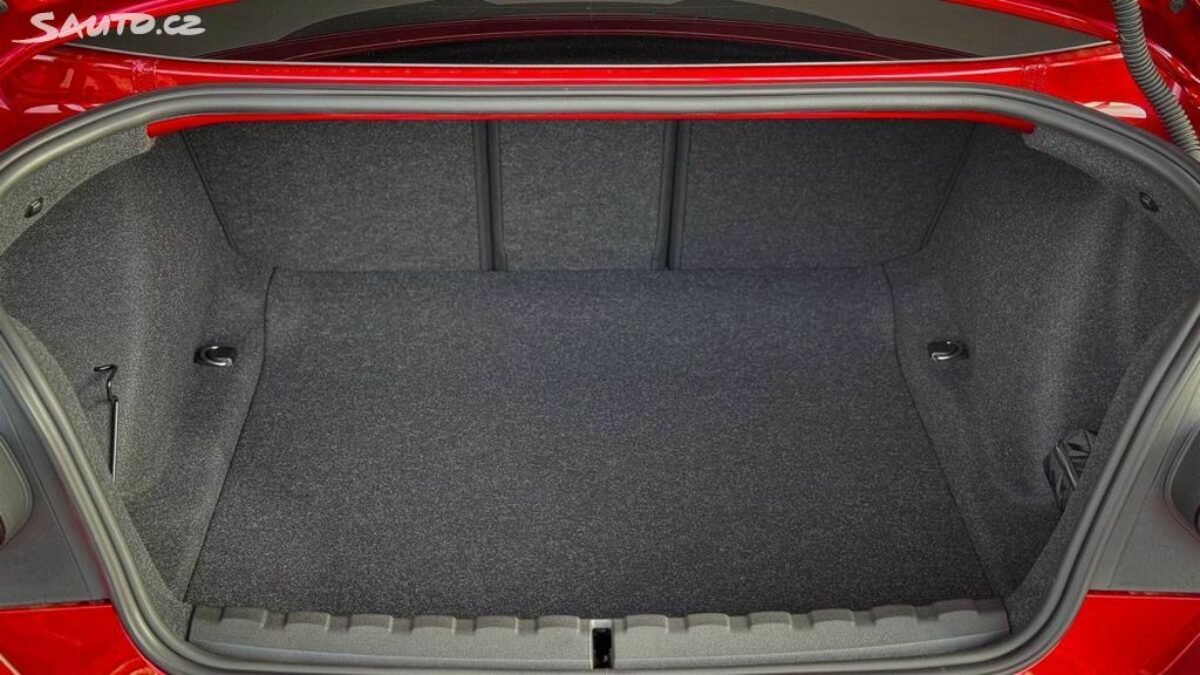 Fotografie vozu - klik pro zvětšení