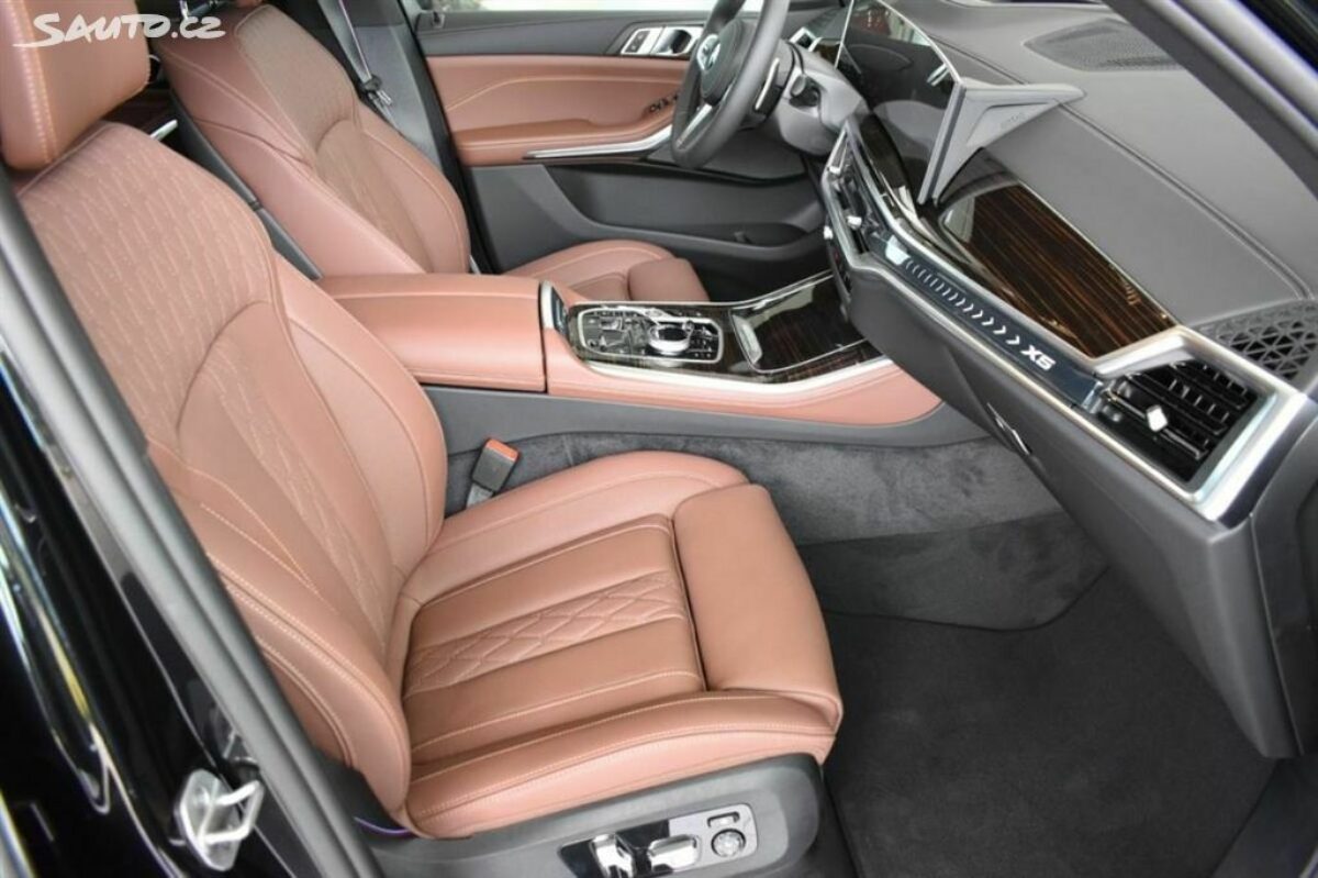 Fotografie vozu - klik pro zvětšení