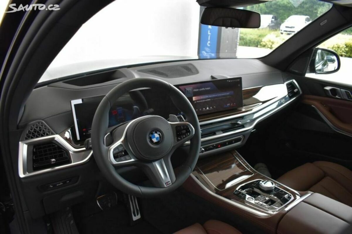 Fotografie vozu - klik pro zvětšení