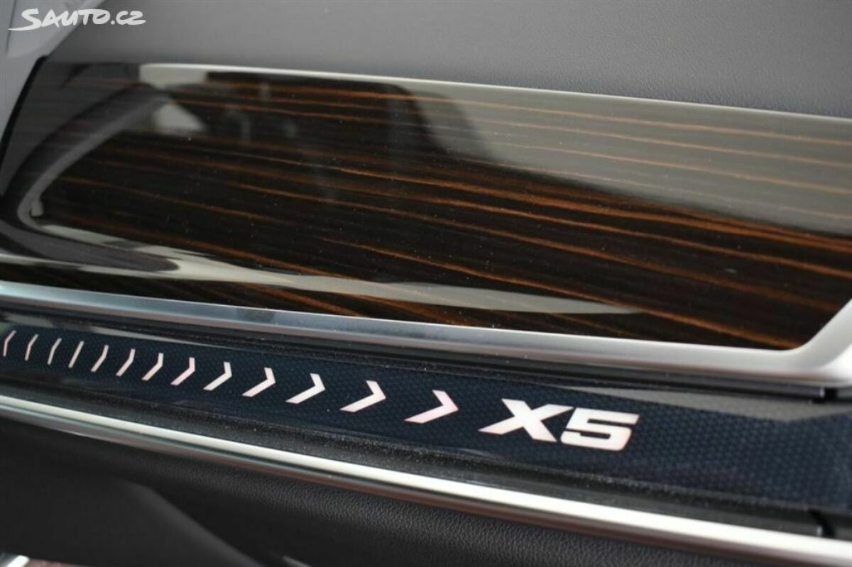 Fotografie vozu - klik pro zvětšení