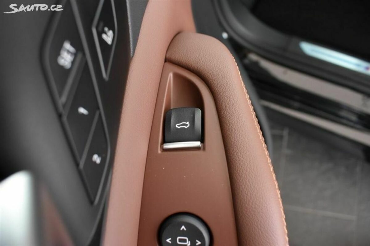 Fotografie vozu - klik pro zvětšení