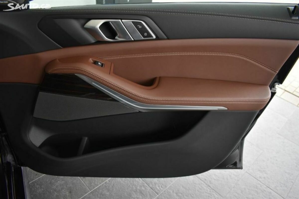 Fotografie vozu - klik pro zvětšení