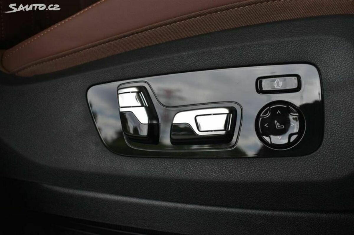 Fotografie vozu - klik pro zvětšení