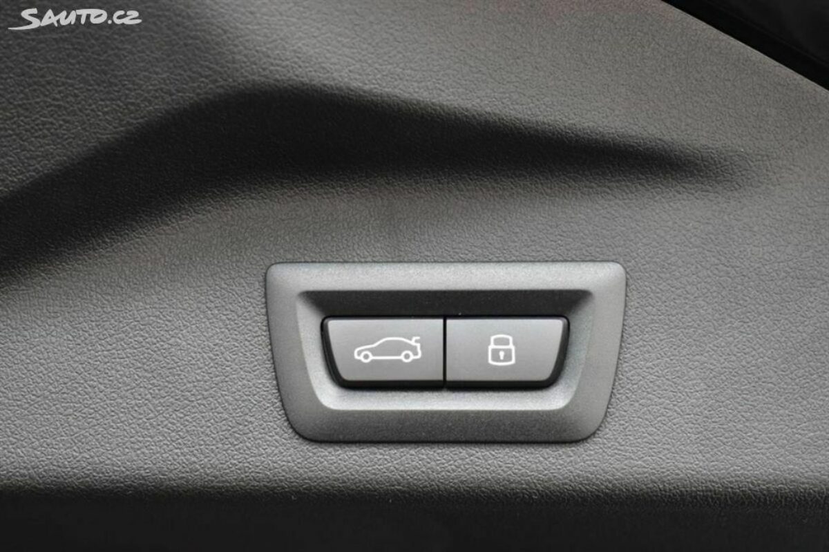 Fotografie vozu - klik pro zvětšení