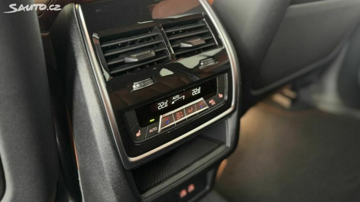 Fotografie vozu - klik pro zvětšení