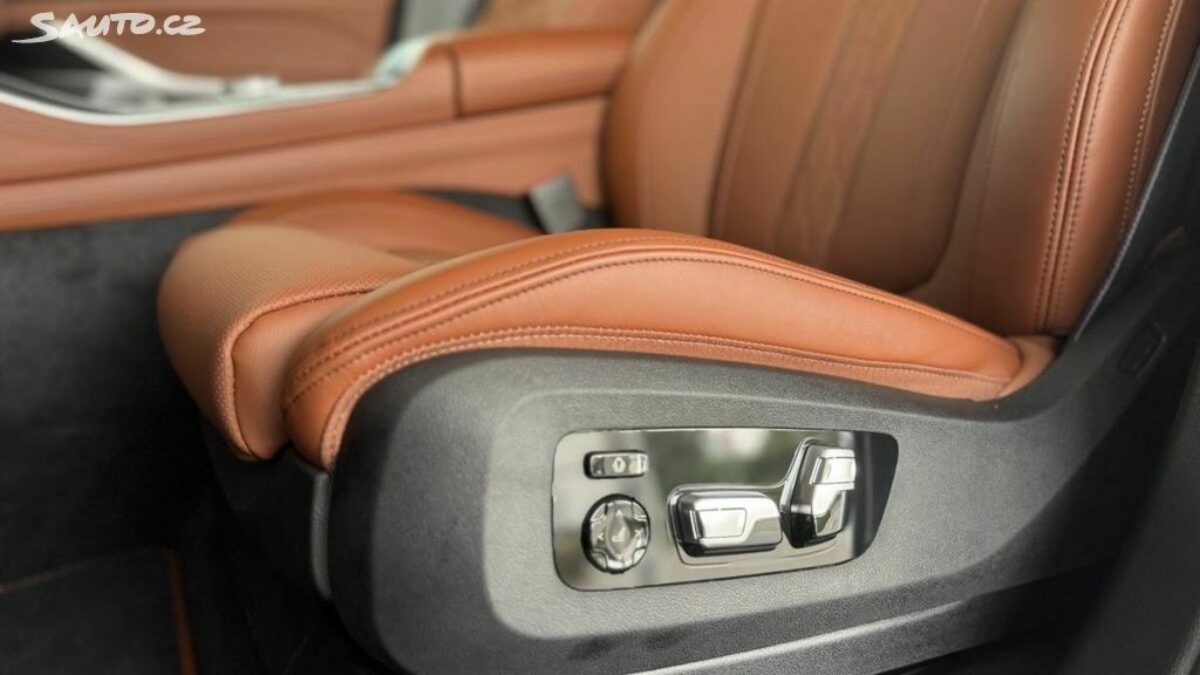 Fotografie vozu - klik pro zvětšení