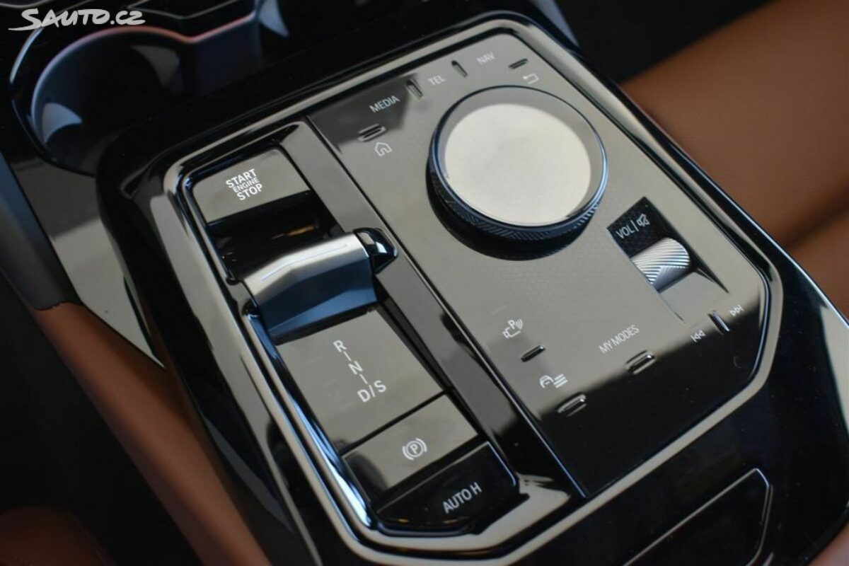 Fotografie vozu - klik pro zvětšení