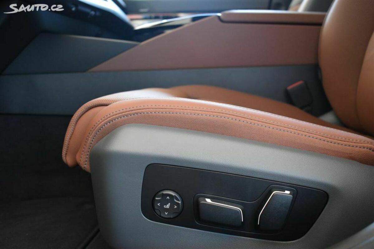 Fotografie vozu - klik pro zvětšení