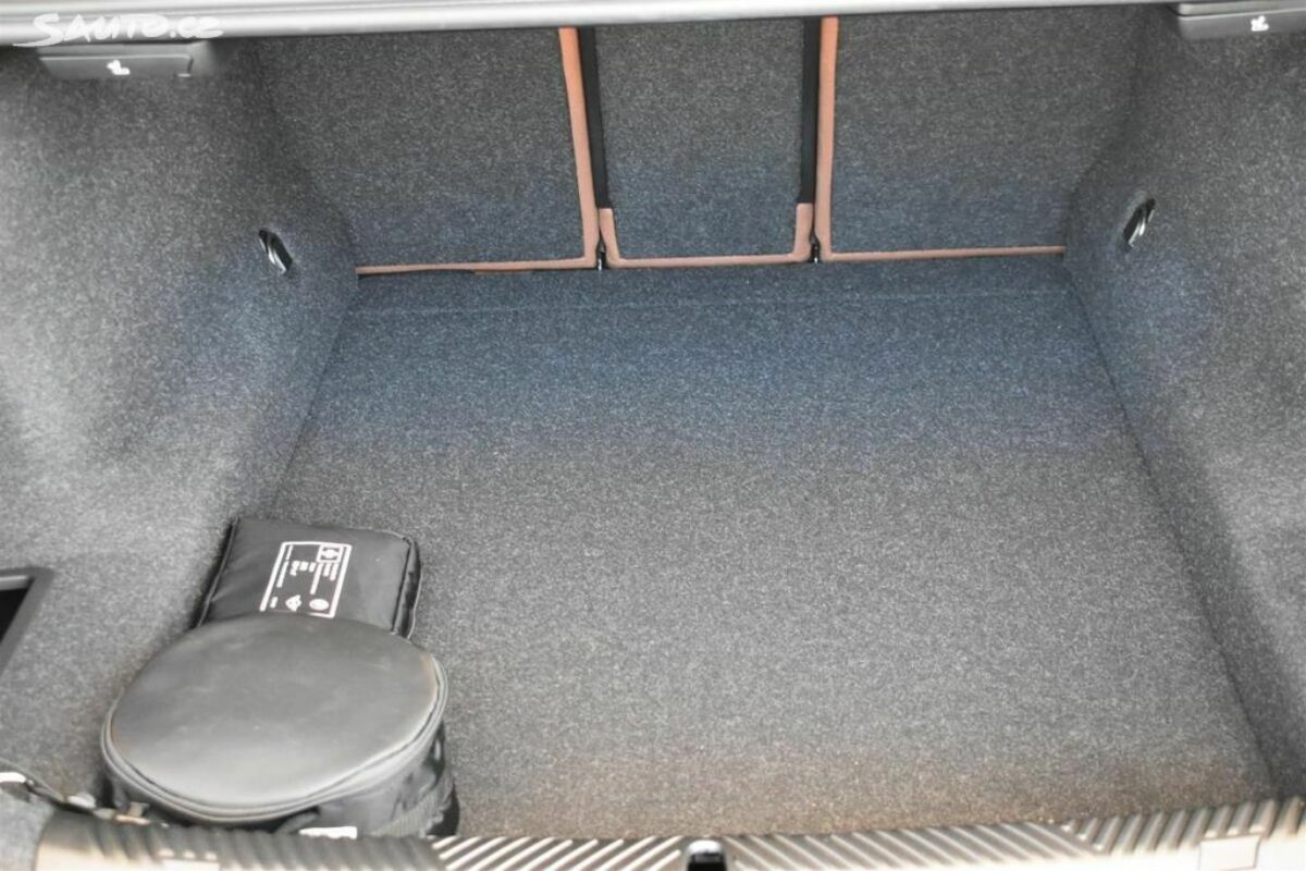 Fotografie vozu - klik pro zvětšení