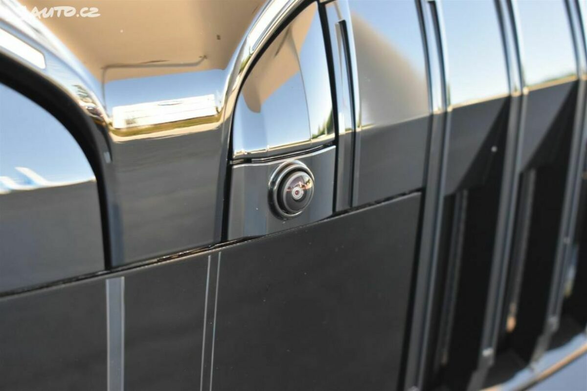 Fotografie vozu - klik pro zvětšení