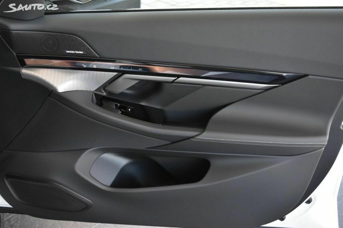 Fotografie vozu - klik pro zvětšení