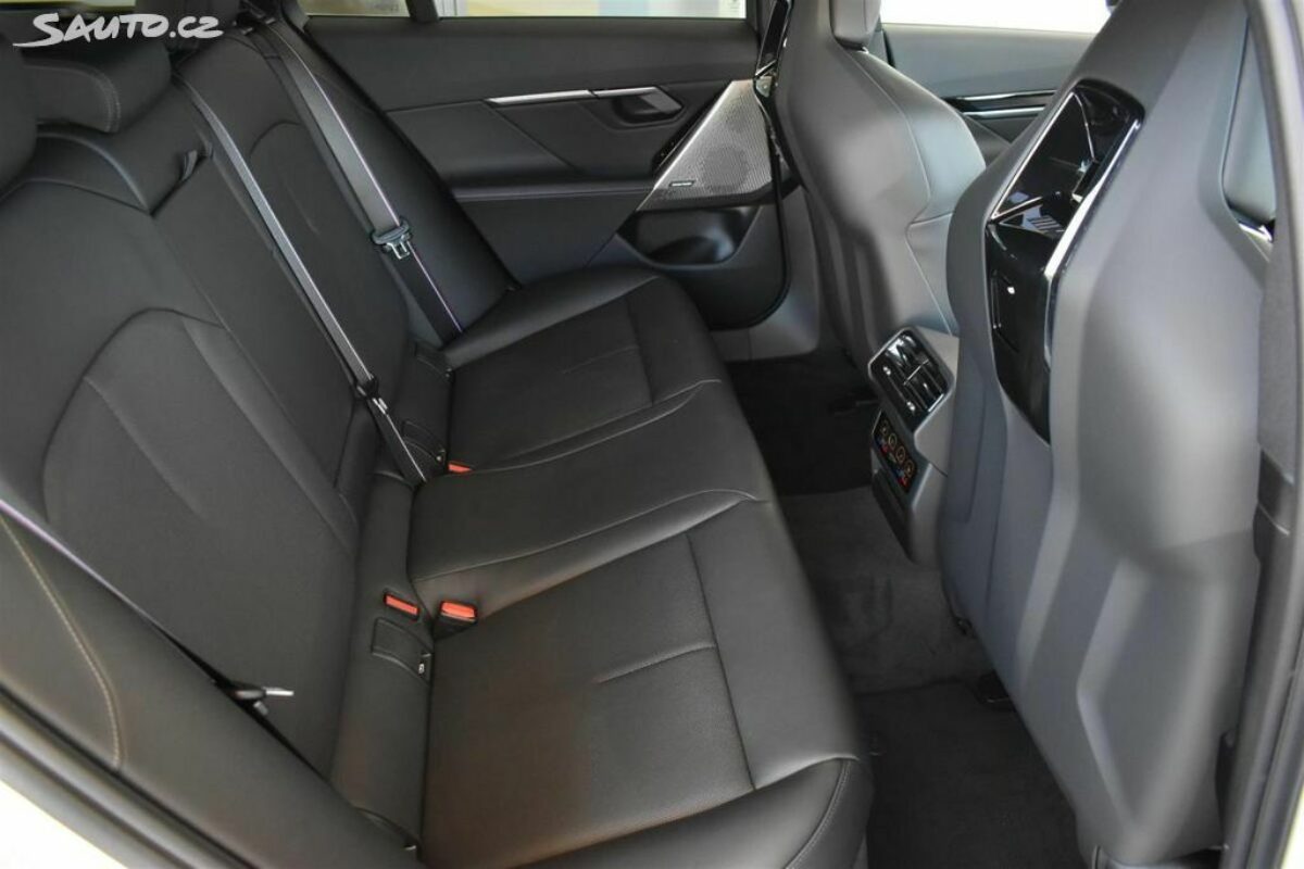 Fotografie vozu - klik pro zvětšení