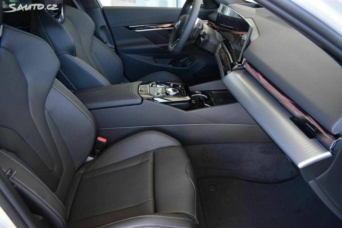 Fotografie vozu - klik pro zvětšení