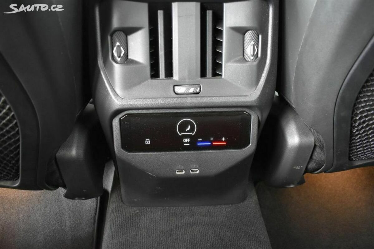 Fotografie vozu - klik pro zvětšení