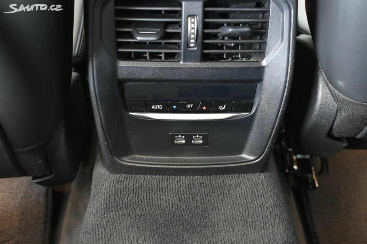 Fotografie vozu - klik pro zvětšení