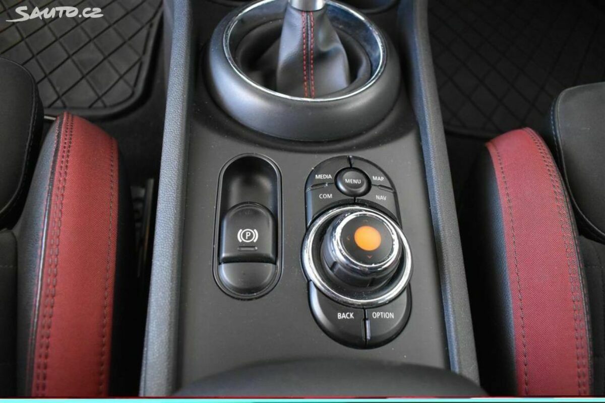 Fotografie vozu - klik pro zvětšení