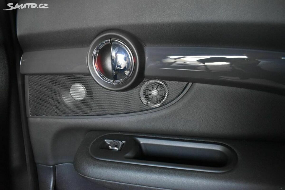 Fotografie vozu - klik pro zvětšení