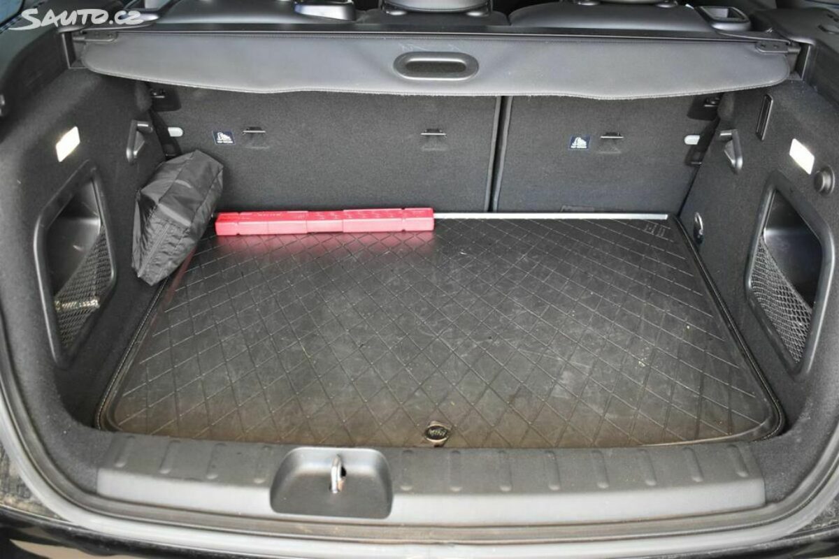 Fotografie vozu - klik pro zvětšení