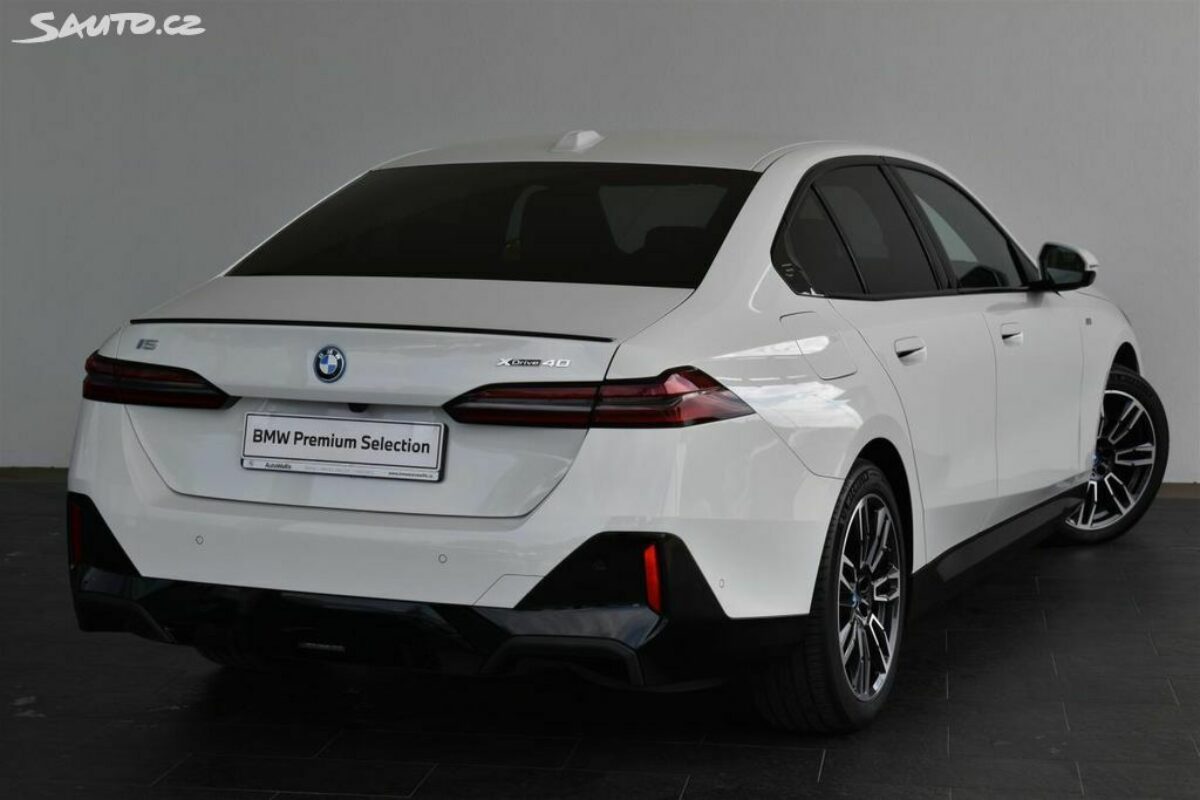 Fotografie vozu - klik pro zvětšení