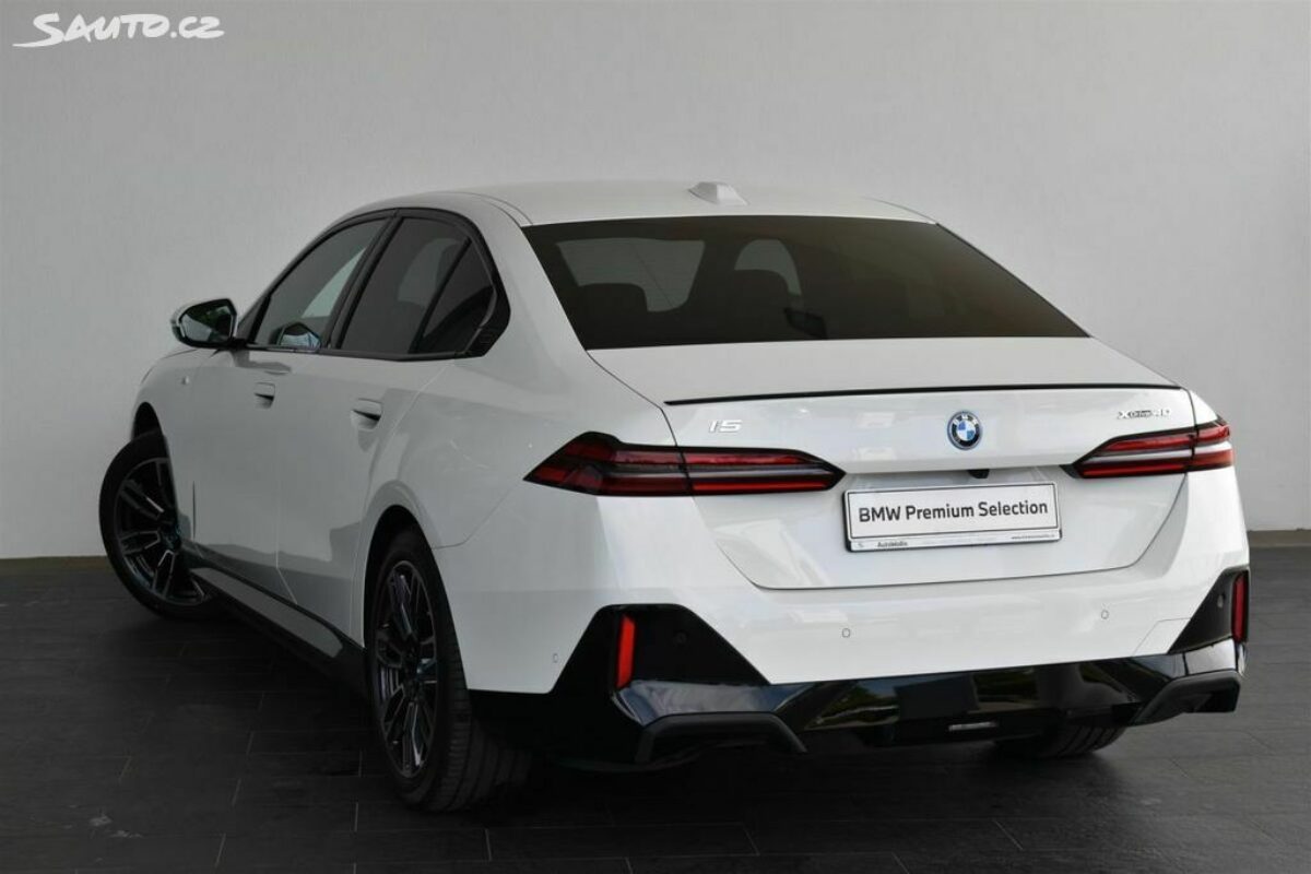 Fotografie vozu - klik pro zvětšení