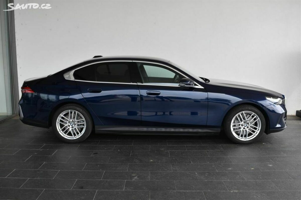 Fotografie vozu - klik pro zvětšení