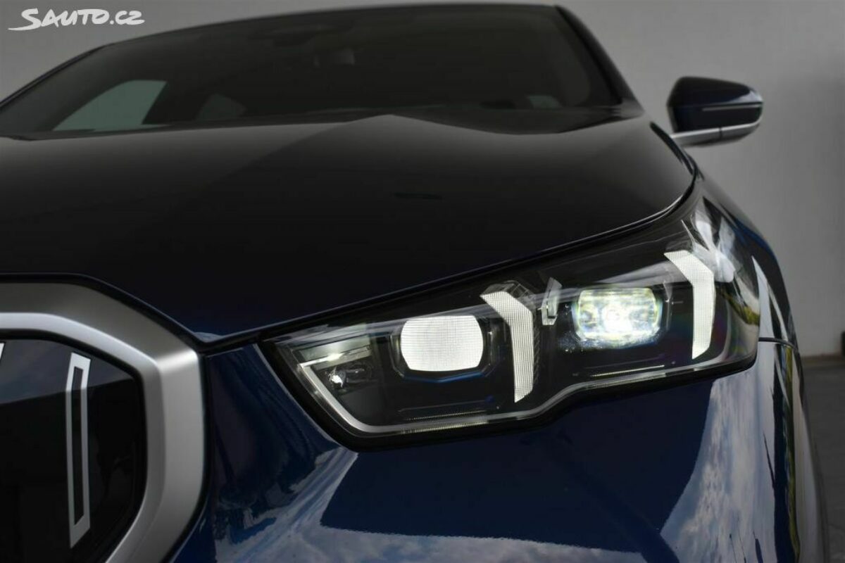 Fotografie vozu - klik pro zvětšení