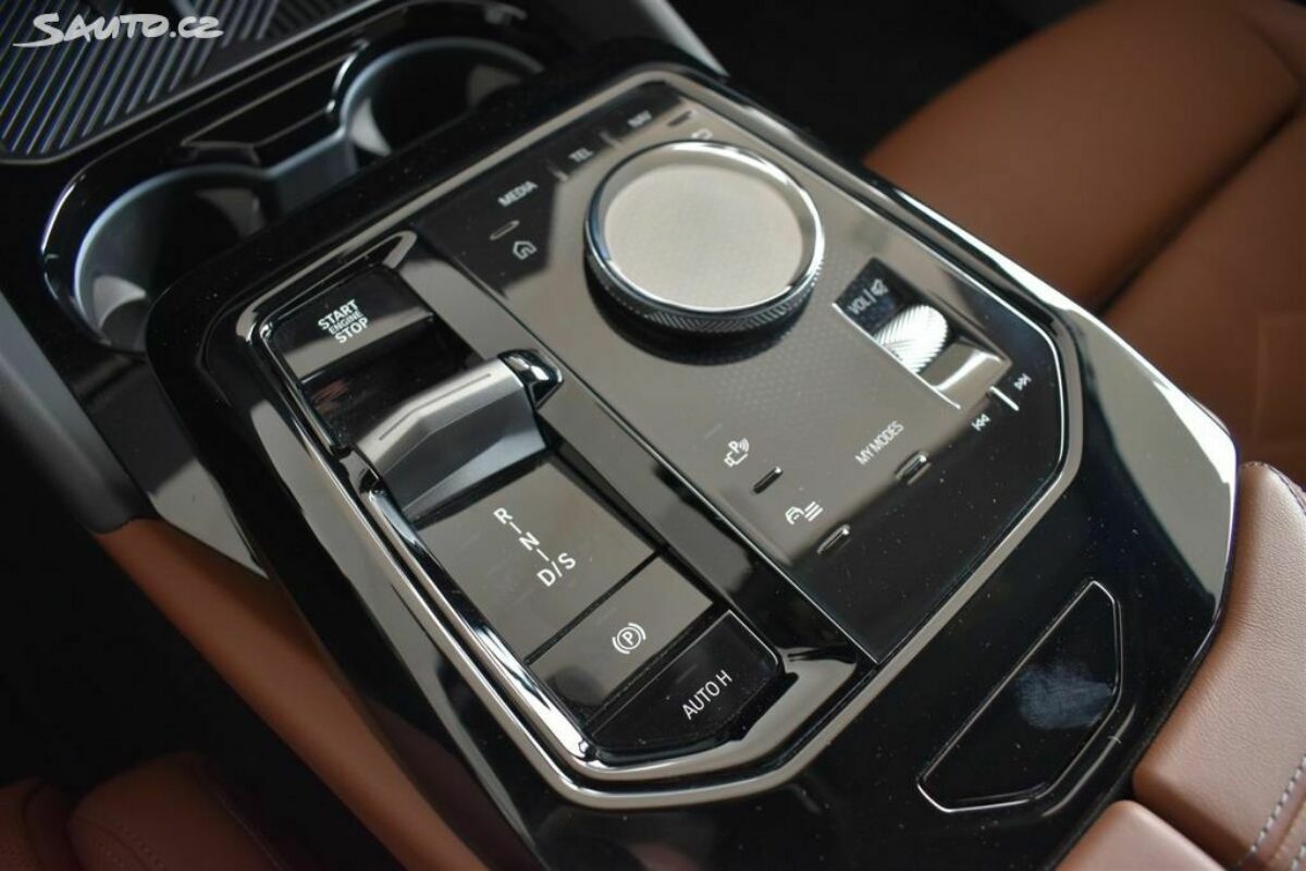 Fotografie vozu - klik pro zvětšení