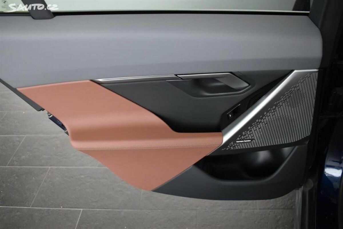 Fotografie vozu - klik pro zvětšení