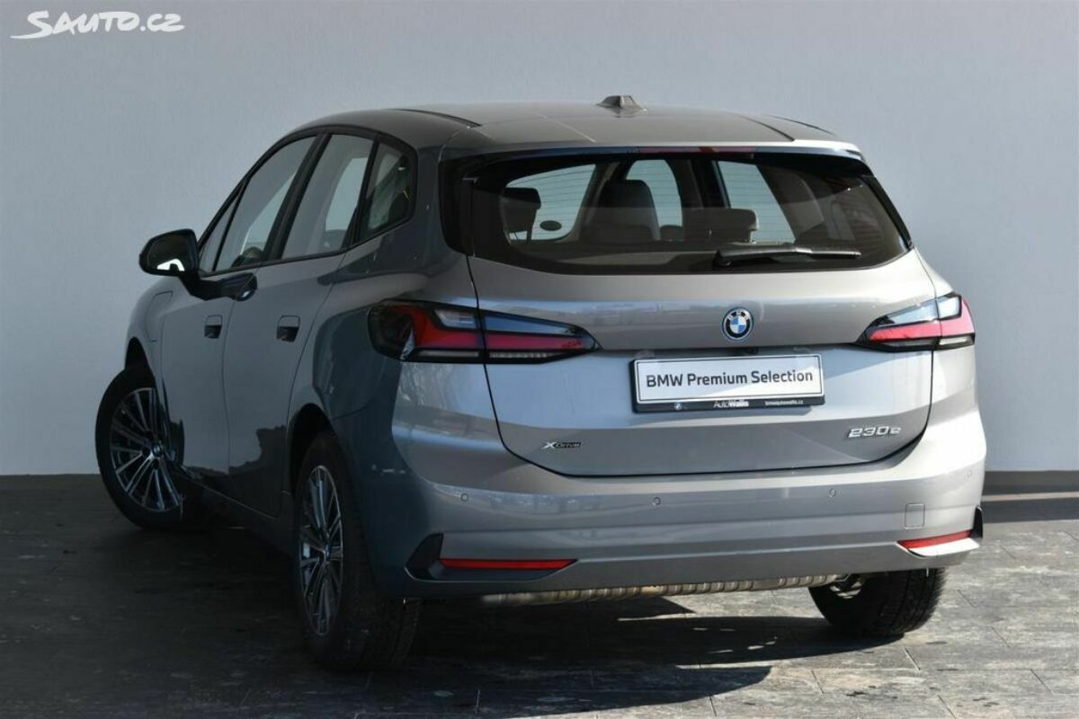 Fotografie vozu - klik pro zvětšení