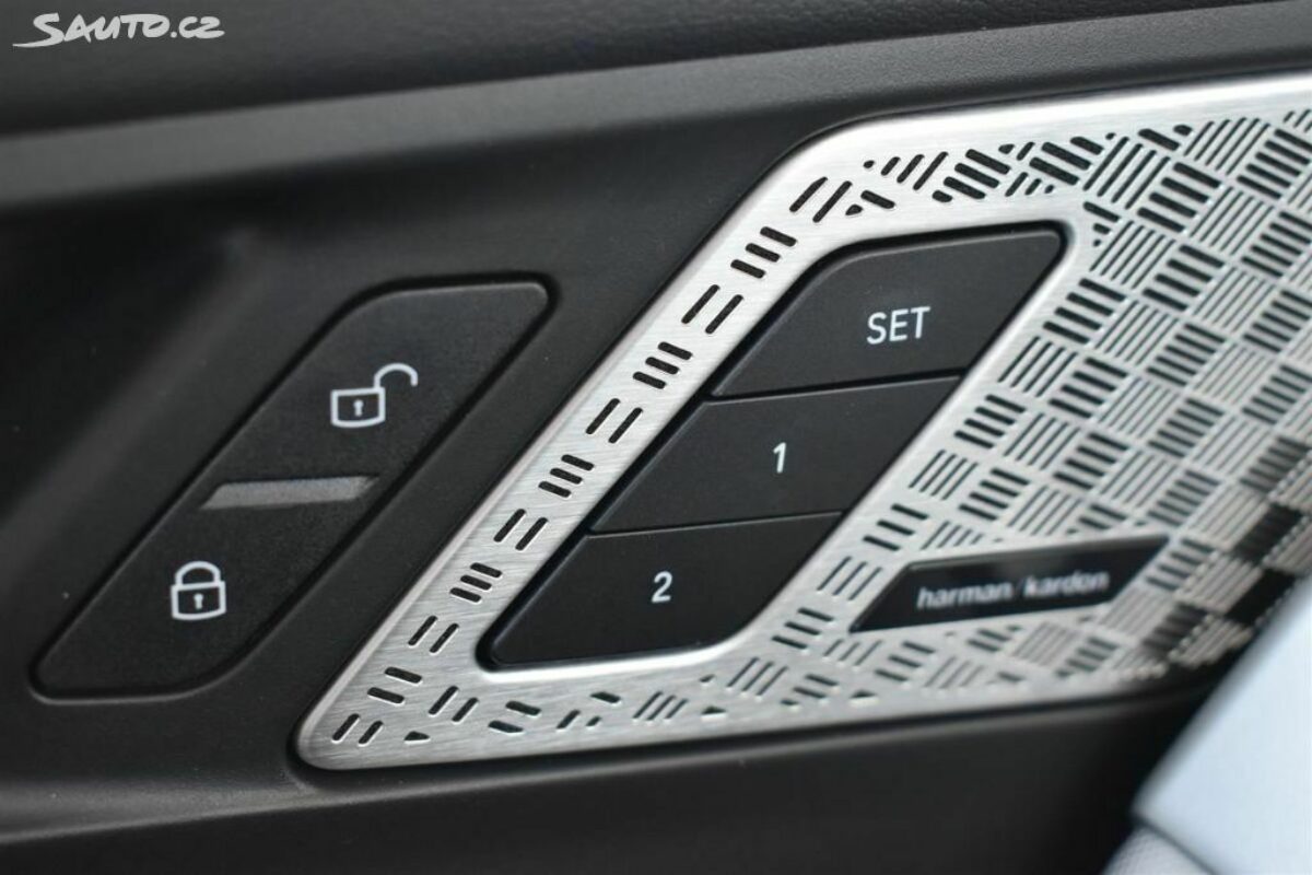 Fotografie vozu - klik pro zvětšení