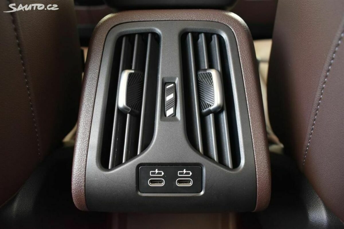 Fotografie vozu - klik pro zvětšení