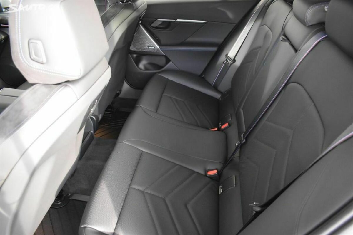 Fotografie vozu - klik pro zvětšení