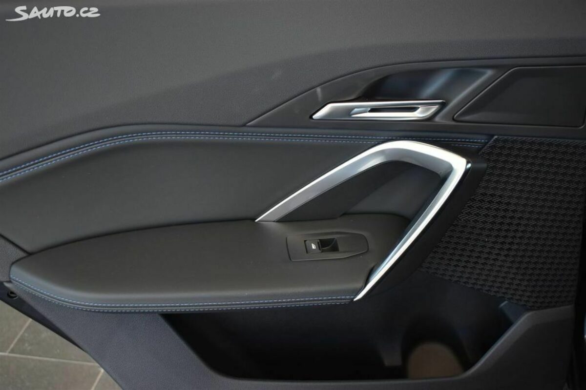 Fotografie vozu - klik pro zvětšení