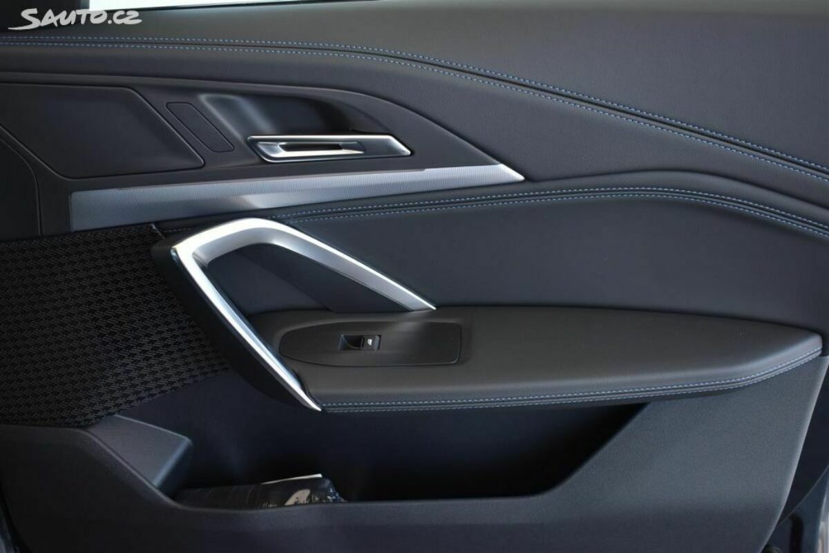 Fotografie vozu - klik pro zvětšení