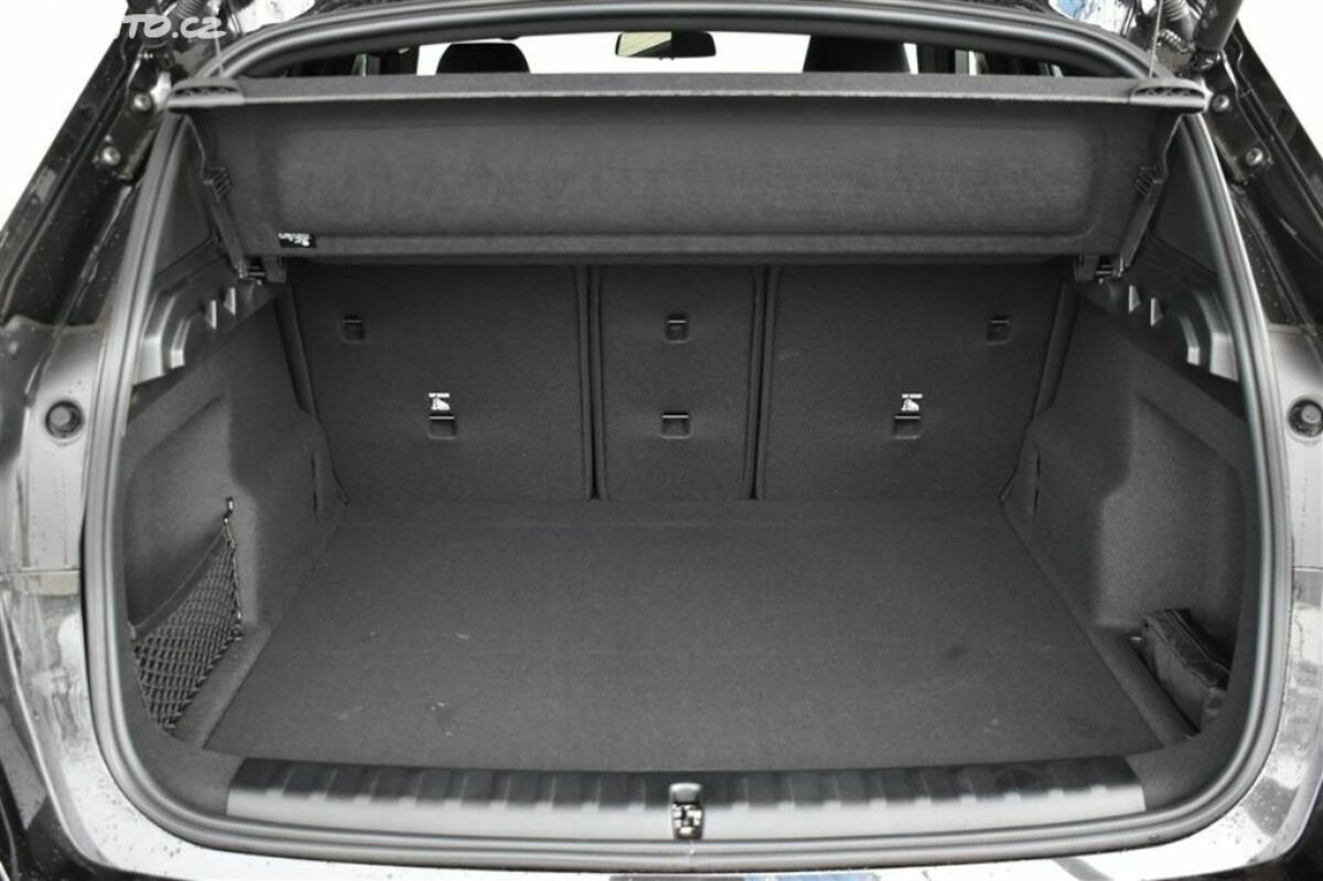 Fotografie vozu - klik pro zvětšení