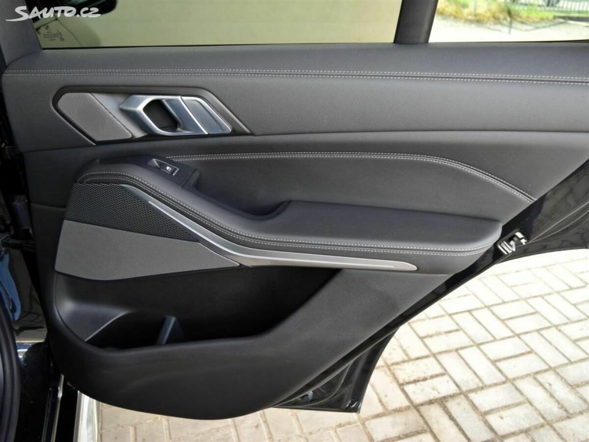 Fotografie vozu - klik pro zvětšení