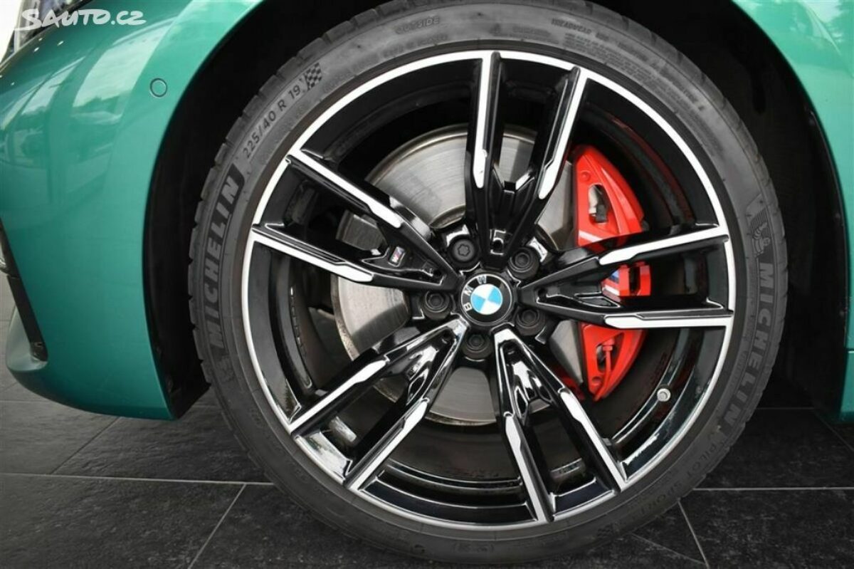 Fotografie vozu - klik pro zvětšení