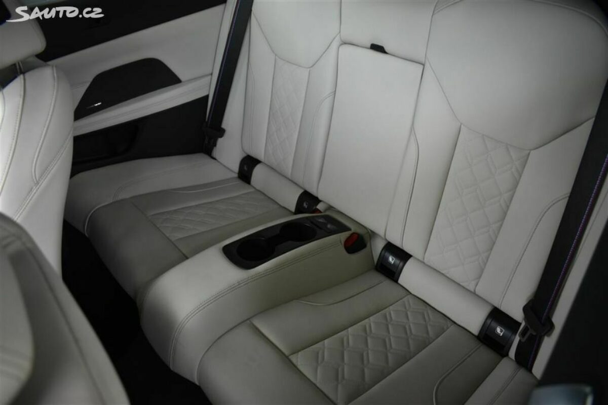 Fotografie vozu - klik pro zvětšení