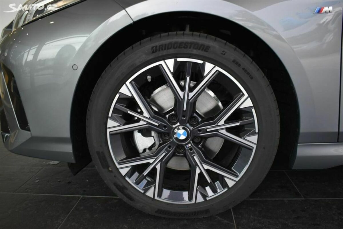 Fotografie vozu - klik pro zvětšení