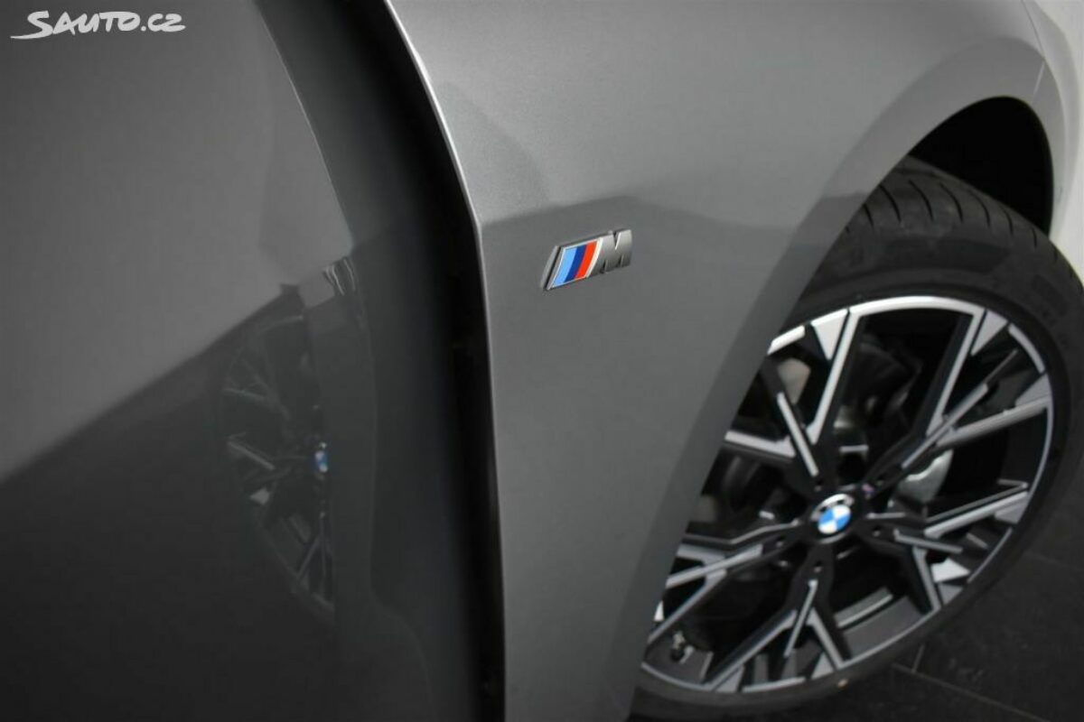 Fotografie vozu - klik pro zvětšení