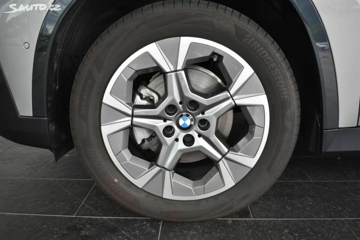 Fotografie vozu - klik pro zvětšení