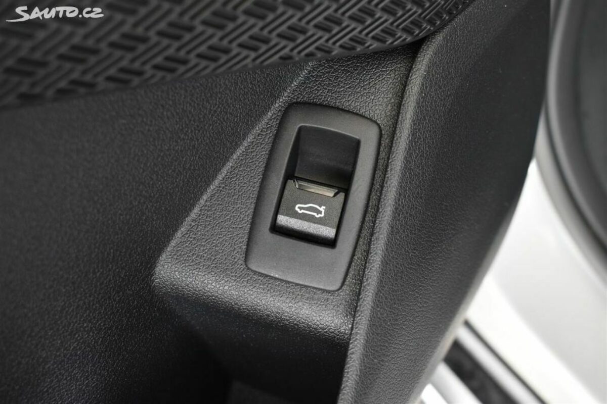 Fotografie vozu - klik pro zvětšení