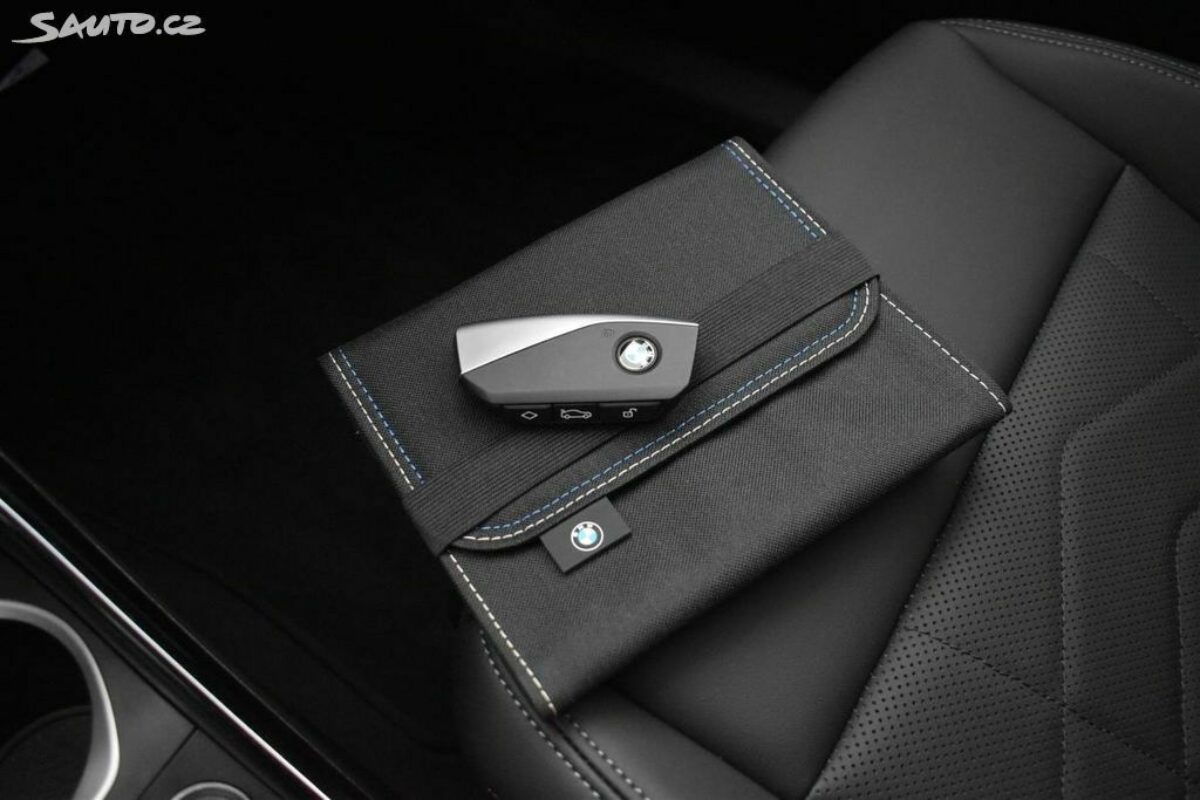 Fotografie vozu - klik pro zvětšení