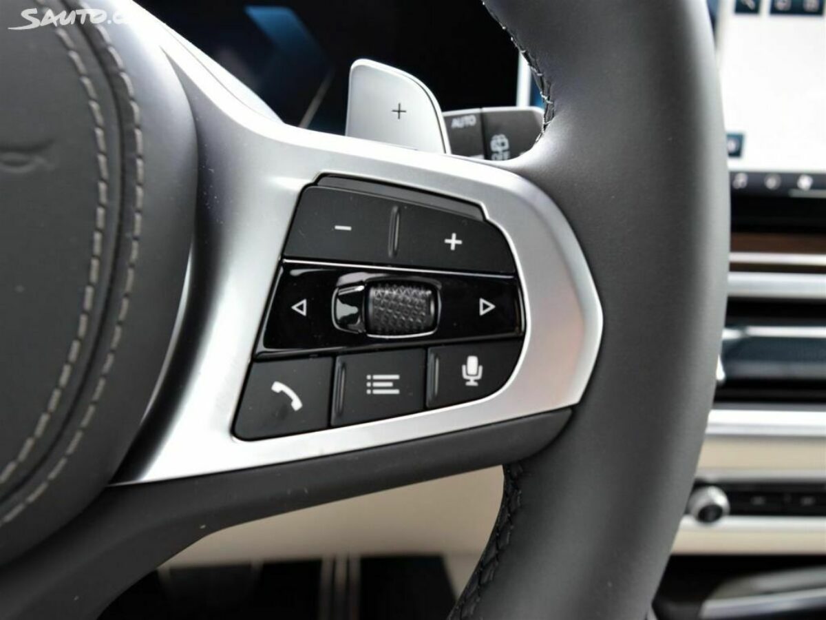 Fotografie vozu - klik pro zvětšení