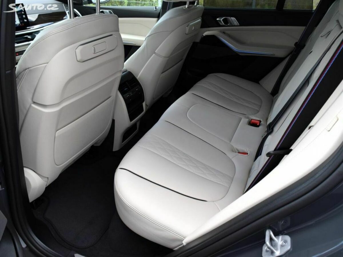 Fotografie vozu - klik pro zvětšení